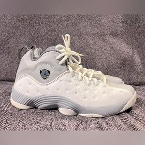 Jordan Jumpman Team 2 - Size 13 - White/Wolf Gray